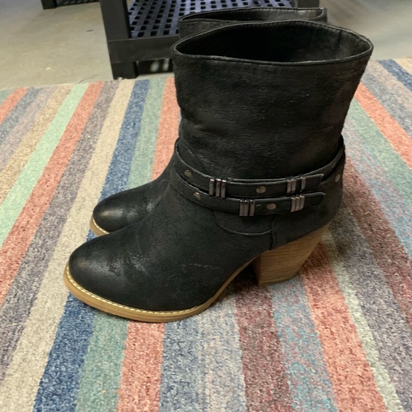 Genuine leather black booties - Picture 4 of 4